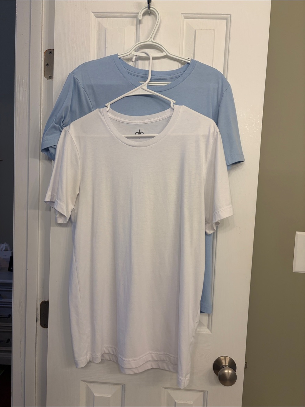 ALO Yoga Men's Short Sleeve Tees - White & Light Blue